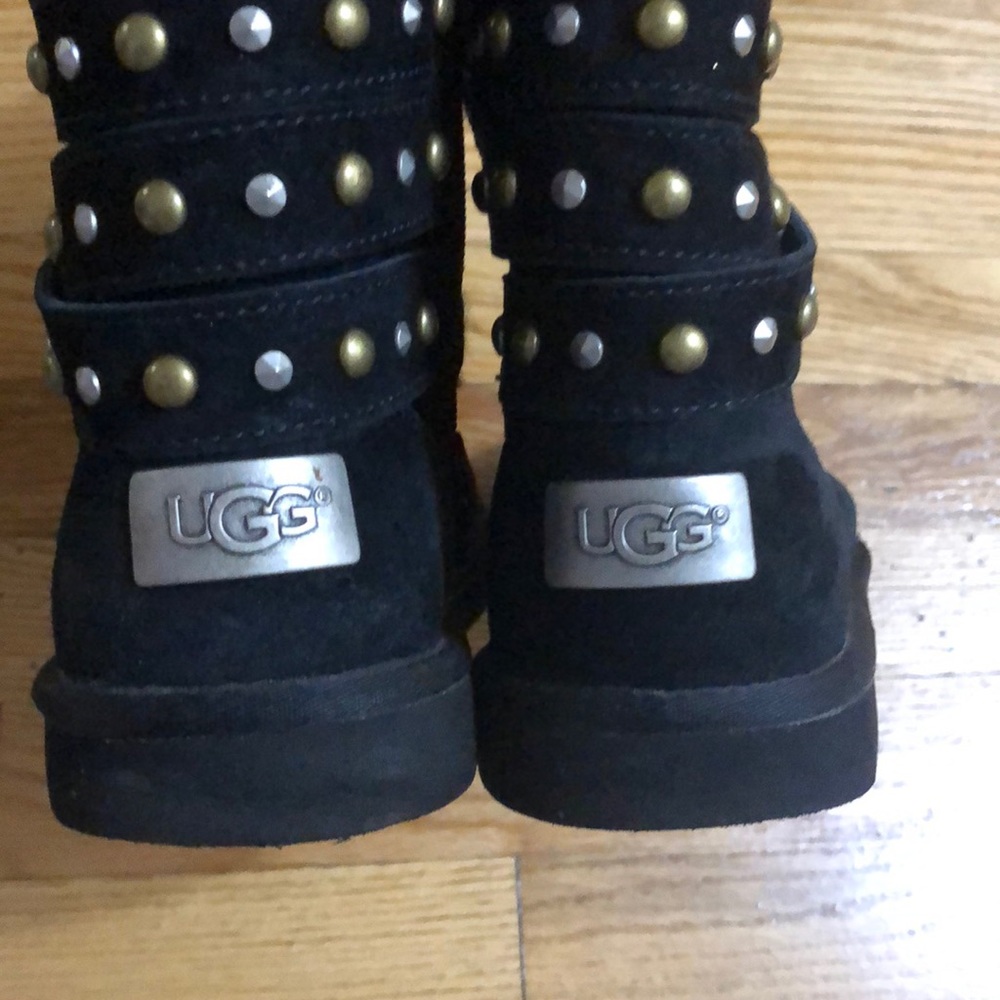 UGG Boots - Picture 4 of 8